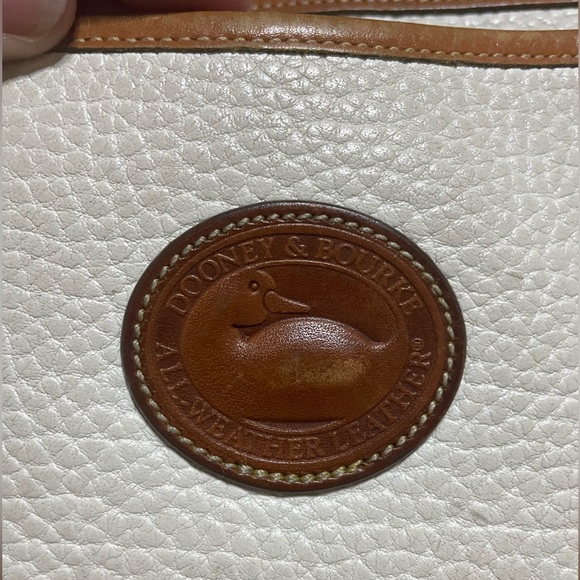 Vintage Designer Dooney & Bourke White & Tan Leather Shoulder Bag - Picture 6 of 7